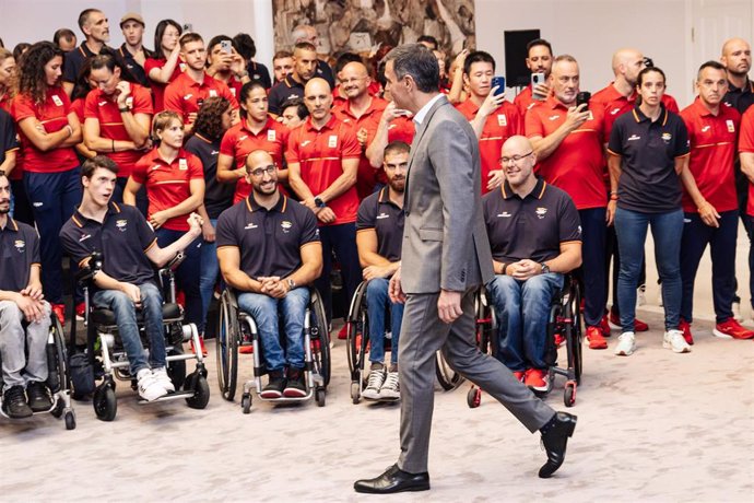 El presidente del Gobierno, Pedro Sánchez, a su llegada a recibir a los equipos participantes en los Juegos Olímpicos y Paralímpicos de París 2024, en el Complejo de la Moncloa, a 23 de julio de 2024, en Madrid (España).