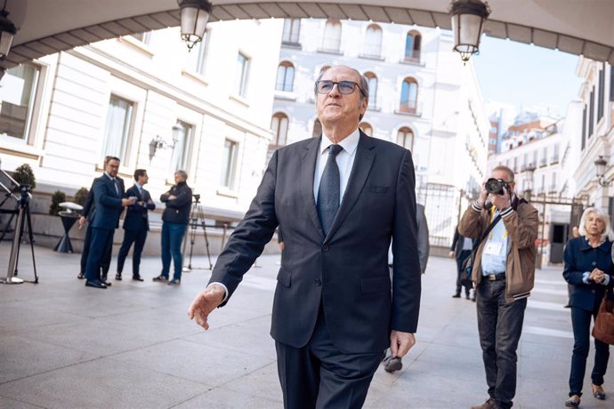 Archivo - El Defensor del Pueblo, Ángel Gabilondo, a su llegada a una sesión plenaria en el Congreso de los Diputados, a 23 de mayo de 2024, en Madrid (España). 