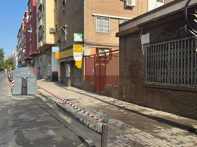 Zona de la calle Rodrigo Rebolledo donde se encontraban los contenedores incendiados.