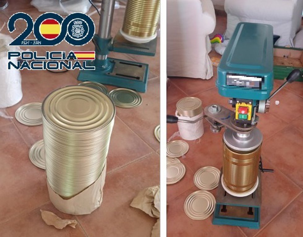 La Policía Nacional desmantela en la provincia de Málaga un grupo criminal que ocultaba marihuana dentro de latas de encurtidos