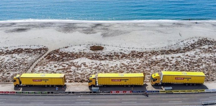 Archivo - Correos está desplazando más de 400 toneladas del material necesario para que la prueba pueda disputarse sin incidencias logísticas en sus 42 sedes (21 salidas y 21 metas).