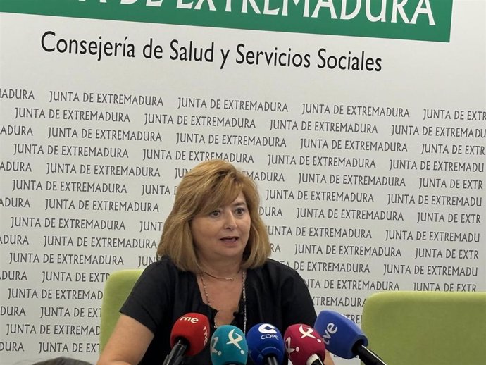 La directora general de Planificación, Formación y Calidad Sanitarias y Sociosanitarias, Silvia Torres Piles, en rueda de prensa