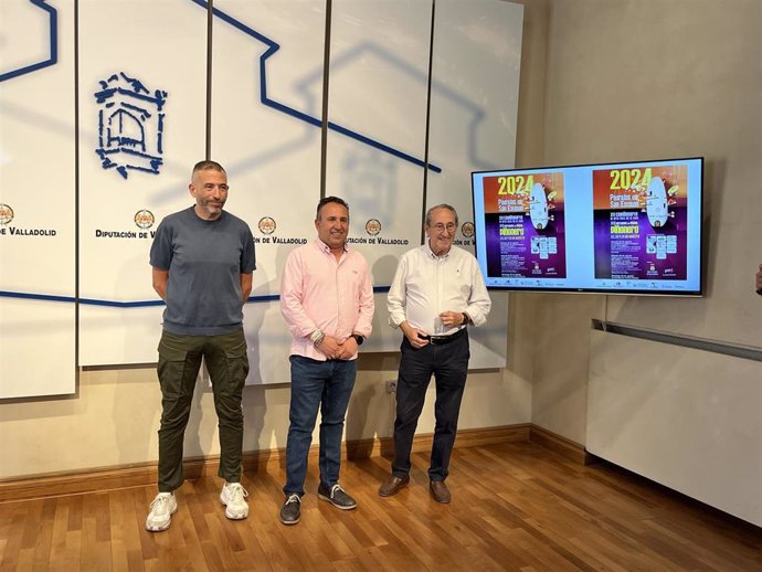 El propiretario del restaurante 'El Aderezo', Jesús García; el alcalde de Pedrajas, Alfonso Romo, y uno de los miembros del jurado, Julio Valles, en la presentación del XIX Certamen del Pincho Piñonero y la XV edición de Empiñonarte.