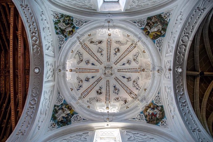 Estado de la bóveda del santuario de Nuestra Señora de la Carballeda tras la restauración.