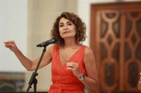 Montero lamenta la política migratoria del PP, "indistinguible" de la ultraderecha, y pide a Feijóo rectificar a Albiol