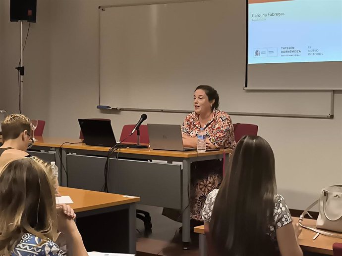 La directora de marketing y desarrollo de negocio estratégico del Museo Nacional Thyssen-Bornemisza en Madrid, Carolina Fábregas, en una ponencia organizada por la UNIA en la sede de Antonio Machado de Baeza (Jaén).