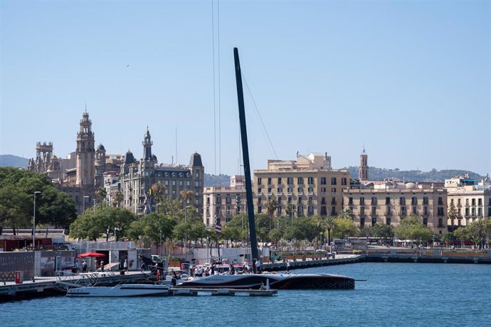 Vistas durante un recorrido en barca 'golondrina', a 23 de julio de 2024, en Barcelona, Catalunya (España). 