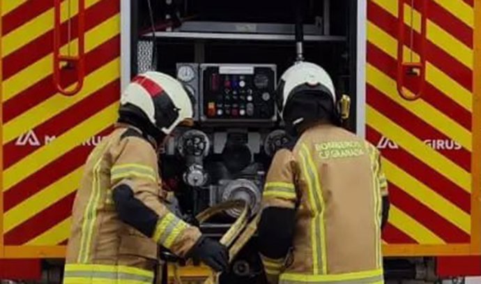 Archivo - Bomberos del Consorcio Provincial de Granada, en imagen de archivo