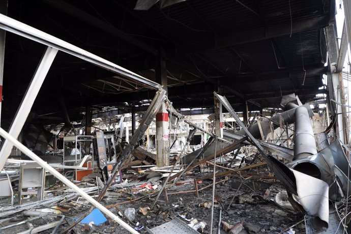 Supermercado destruido por un ataque ruso en la región ucraniana de Donetsk