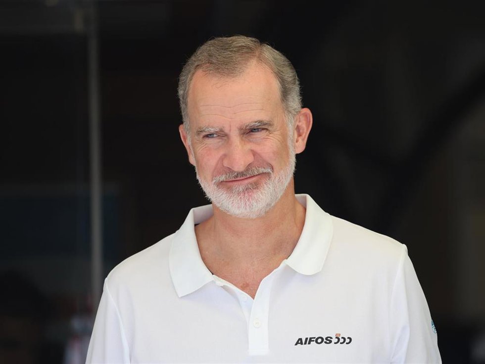 Felipe VI da el pistoletazo de salida en la Copa del Rey Mapfre con el Aifos en Palma