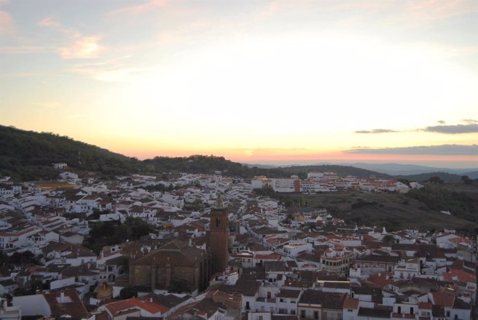 Vista aérea del municipio de Aracena, en la Sierra de Huelva.