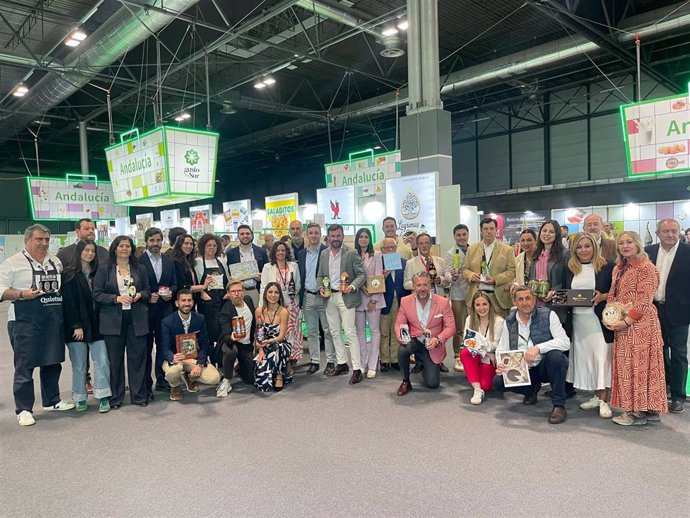 Foto de grupo en el Salón Gourmets de Madrid