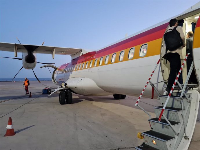 Archivo - Vuelo entre Almería y Sevilla.