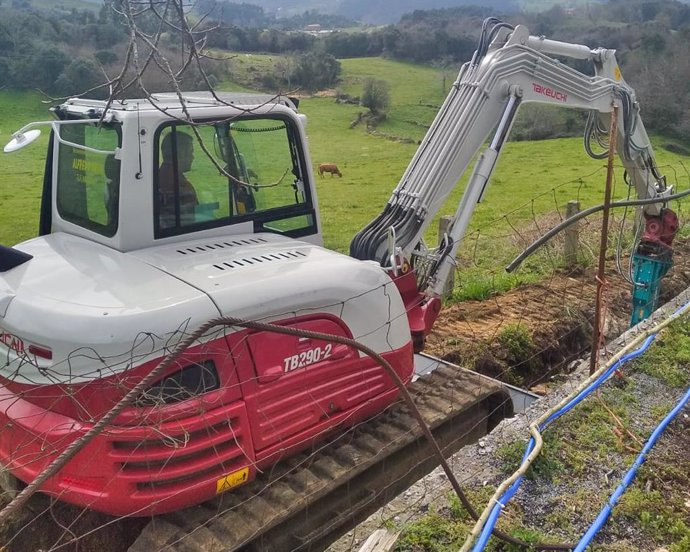 Archivo - Obras de una red de abastecimiento de agua 