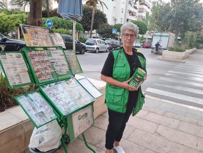 La vendedora María del Carmen Palomo Conejo ha sido quien ha repartido esta cantidad en premios desde su puesto de venta en el número 8 de la Plaza de la Hispanidad de Fuengirola.