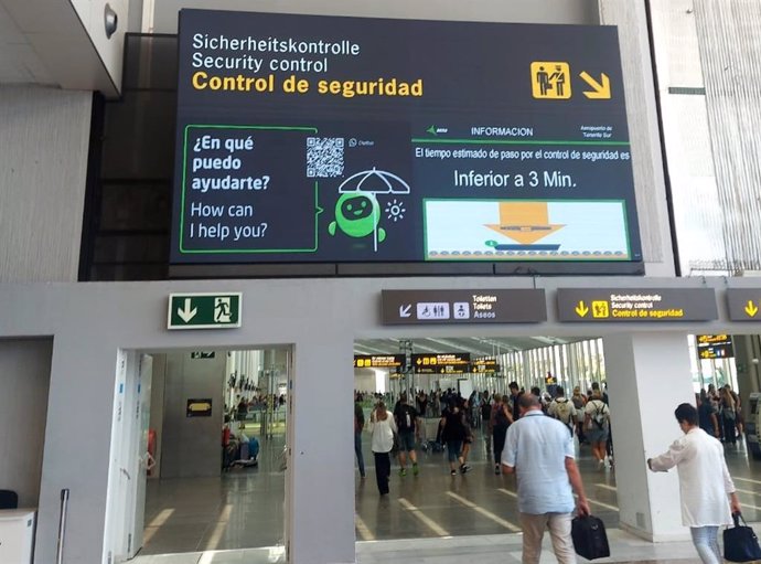 Los aeropuertos canarios ofrecen un nuevo canal de atención a los usuarios a través de un chatbot