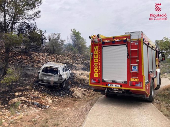 Hallan un cuerpo sin vida en el interior de un vehículo incendiado en Algimia de Almonacid (Castellón)