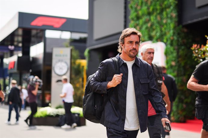 ALONSO Fernando (spa), Aston Martin F1 Team AMR24, portrait during the Formula 1 Hungarian Grand Prix 2024, 13th round of the 2024 Formula One World Championship from July 19 to 21, 2024 on the Hungaroring, in Mogyorod, Hungary - Photo Antonin Vincent / D