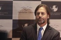 El presidente de Uruguay acusa a la "dictadura" de Maduro de confirmar el "fraude" electoral