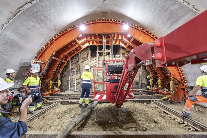 Archivo - Obras del túnel de Viator (Almería) de la línea de Alta Velocidad entre Almería y Murcia.