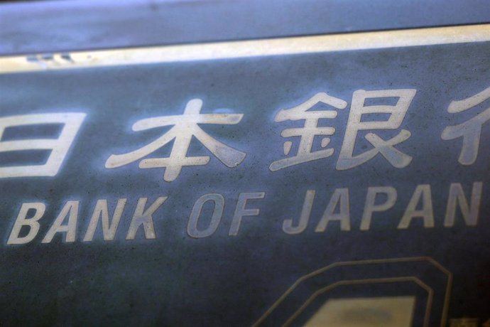 Archivo - 19 March 2024, Japan, Tokyo: A sign of the Bank of Japan (BOJ) pictured in front of its building in down-town Tokyo. Japan's central bank has raised its key interest rate for the first time in 17 years, ending a long-standing policy of negative 