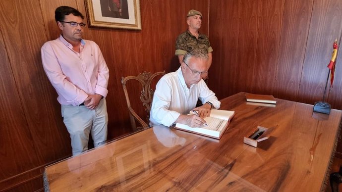 El delegado del Gobierno en Extremadura, José Luis Quintana, en su visita al Cefot de Cáceres