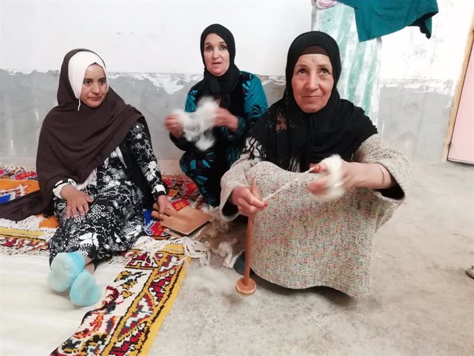 Trabajadoras de Agromartin aprenden en un taller a desarrollar su propio negocio en su país de oringen, Marruecos.