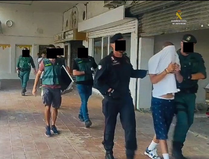 La Guardia Civil detiene a cuatro personas por tráfico de drogas