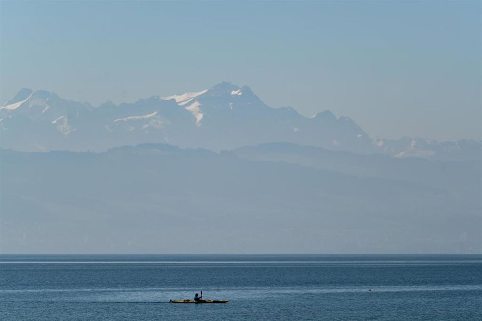 Archivo - Santis (Suiza), vista desde Langenargen (Alemania), a 5 de abril de 2020. 