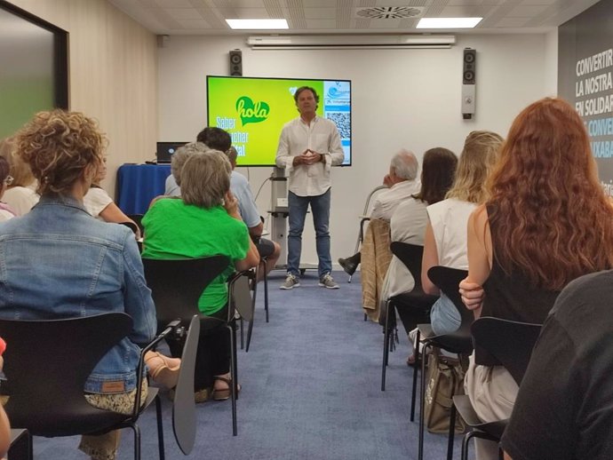 Mauro García impartiendo la charla en las jornadas del año pasado en la Fundació la Caixa.