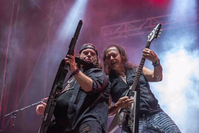 Momento de la actuación de los cordobeses Medina Azahara en el Maldito Rock, dentro de la programación de la Feria de Almería.