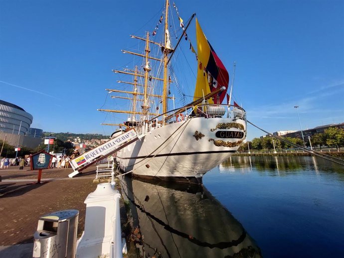 El barco escuela Guayas