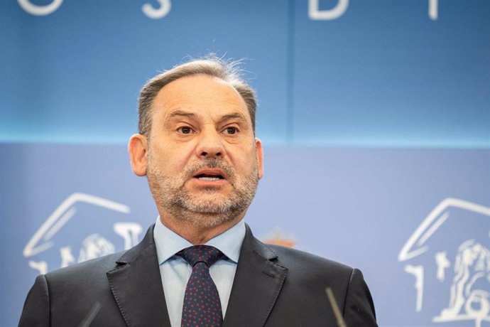 El diputado del Grupo Mixto José Luis Ábalos, durante una rueda de prensa, en el Congreso de los Diputados, a 24 de julio de 2024, en Madrid (España).