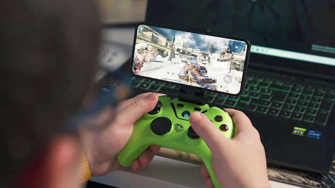 Latam.-Portaltic.-Farmear, campear, NPC y AFK: así se habla cuando los videojuegos traspasan la frontera de la pantalla