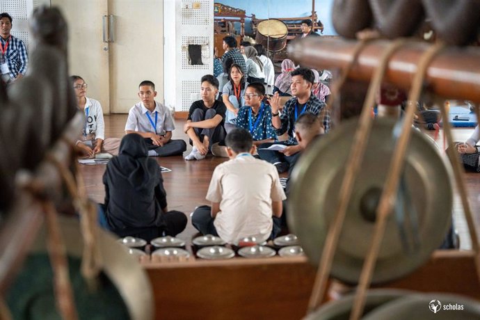 Niños y niñas de Indonesia en el encuentro de Scholas.