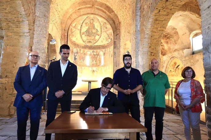 Illa visita Castell de Mur (Lleida) en su primera visita oficial a un municipio como presidente de la Genearlitat, a 24 de agosto de 2024