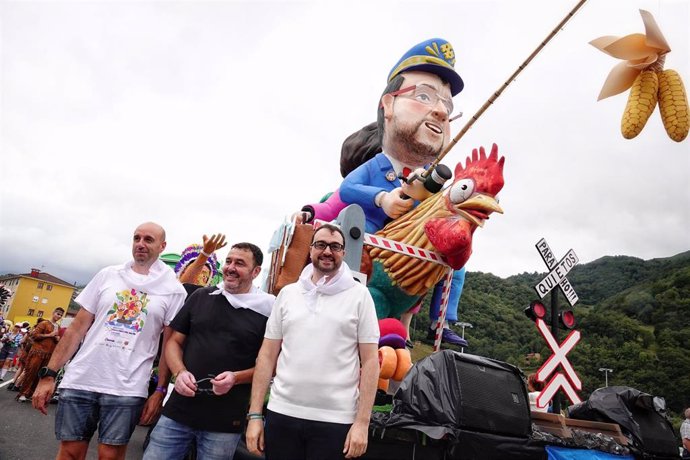 El presidente del Principado, Adrián Barbón, en Descenso Folklorico Nalon