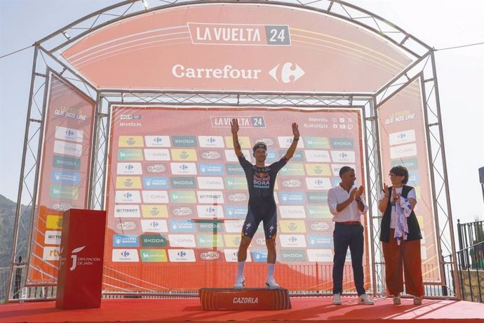 El ciclista esloveno Primoz Roglic (Red Bull-BORA-hansgrohe) tras ganar la octava etapa de La Vuelta 2024