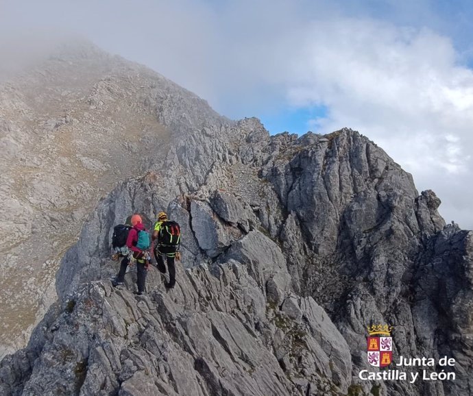 Rescate de montañeros enriscados en León