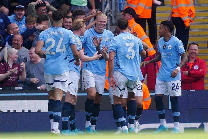 Los jugadores del Manchester City celebran el gol de Erling Haaland