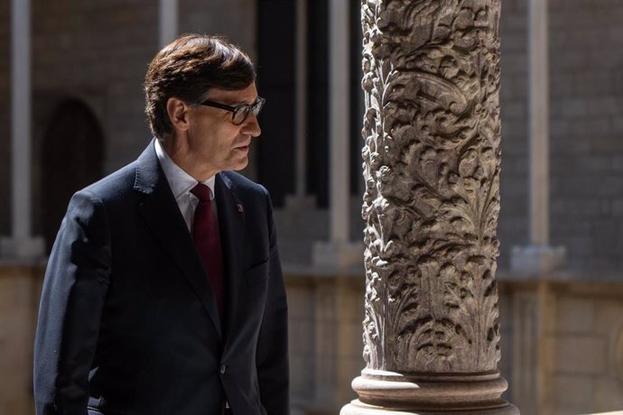 Archivo - El presidente catalán, Salvador Illa, en su toma de posesión en el Palau de la Generalitat, a 10 de agosto de 2024