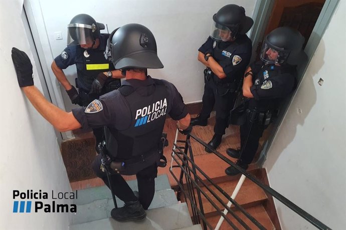 Agentes de la Unidad de Intervención Inmediata (UII) de la Policía Local de Palma.