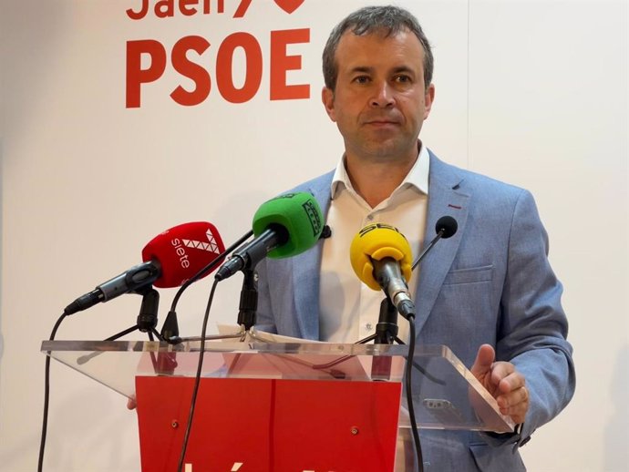 Archivo - El secretario general del PSOE de la capital y portavoz socialista en el Ayuntamiento de Jaén, Julio Millán. 