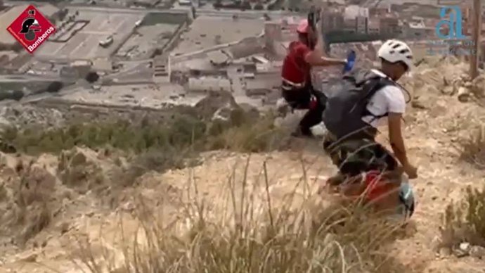 Rescatan a una mujer con un posible esguince de rodilla en la vía ferrata de Redován (Alicante)