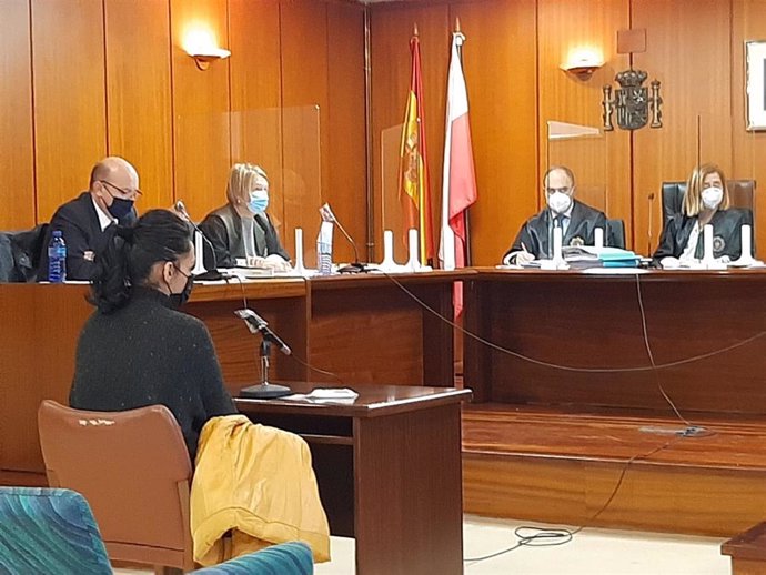 Archivo - Juicio a la prostituta rumana condenada por estafar casi un millón de euros a un cliente que conoció en el club de alterne donde trabajaba enn Cantabria