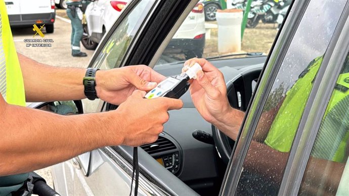 Control de alcoholemia y drogas de la Guardia Civil