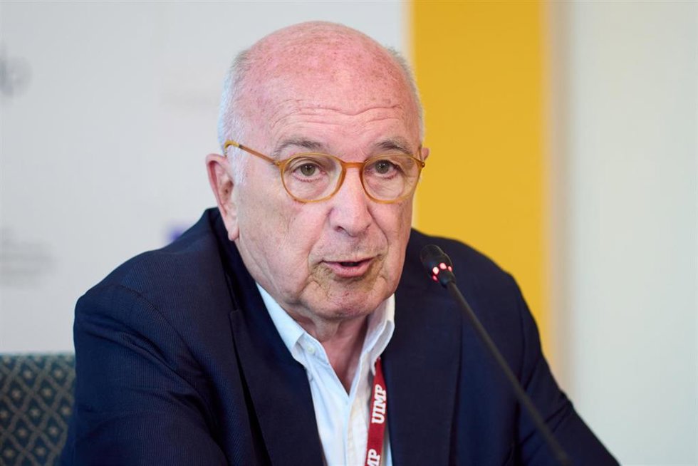 Archivo - Foto de archivo de Joaquín Almunia, ex vicepresidente de la Comisión Europea.