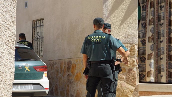 Agentes de la Guardia Civil en un dispositivo en Toledo