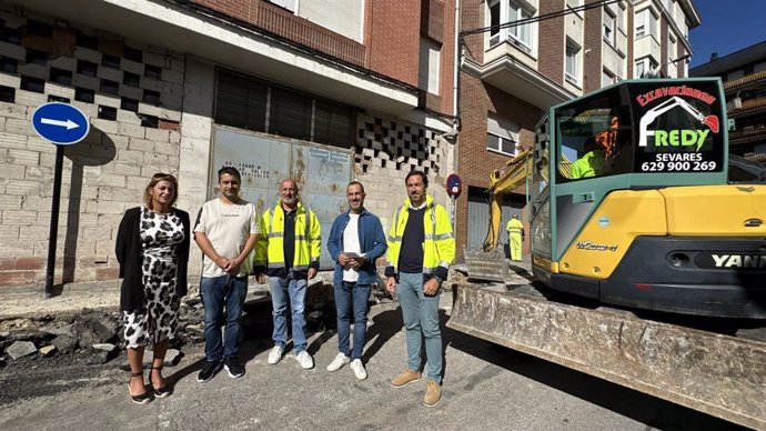 Arrancan las obras de renovación de servicios y pavimentación de un tramo de la calle San Martín, en El Berrón.