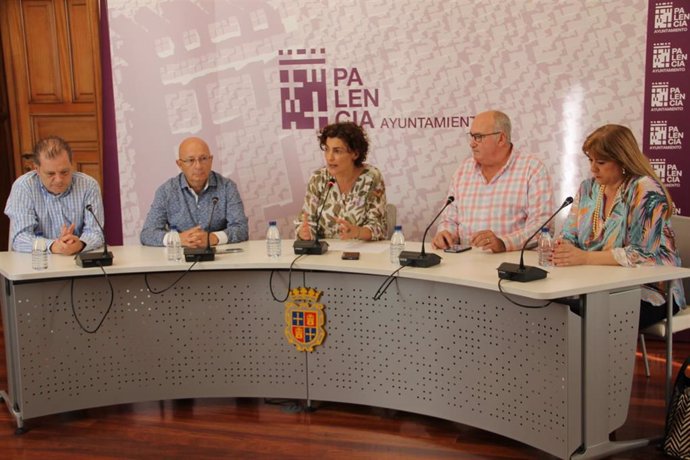 Palentinos y visitantes podrán disfrutar de la 'Fiesta de las compras en la calle' durante las fiestas de Palencia .